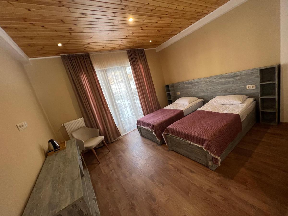 Anne'S Hotel In 메스티아 외부 사진