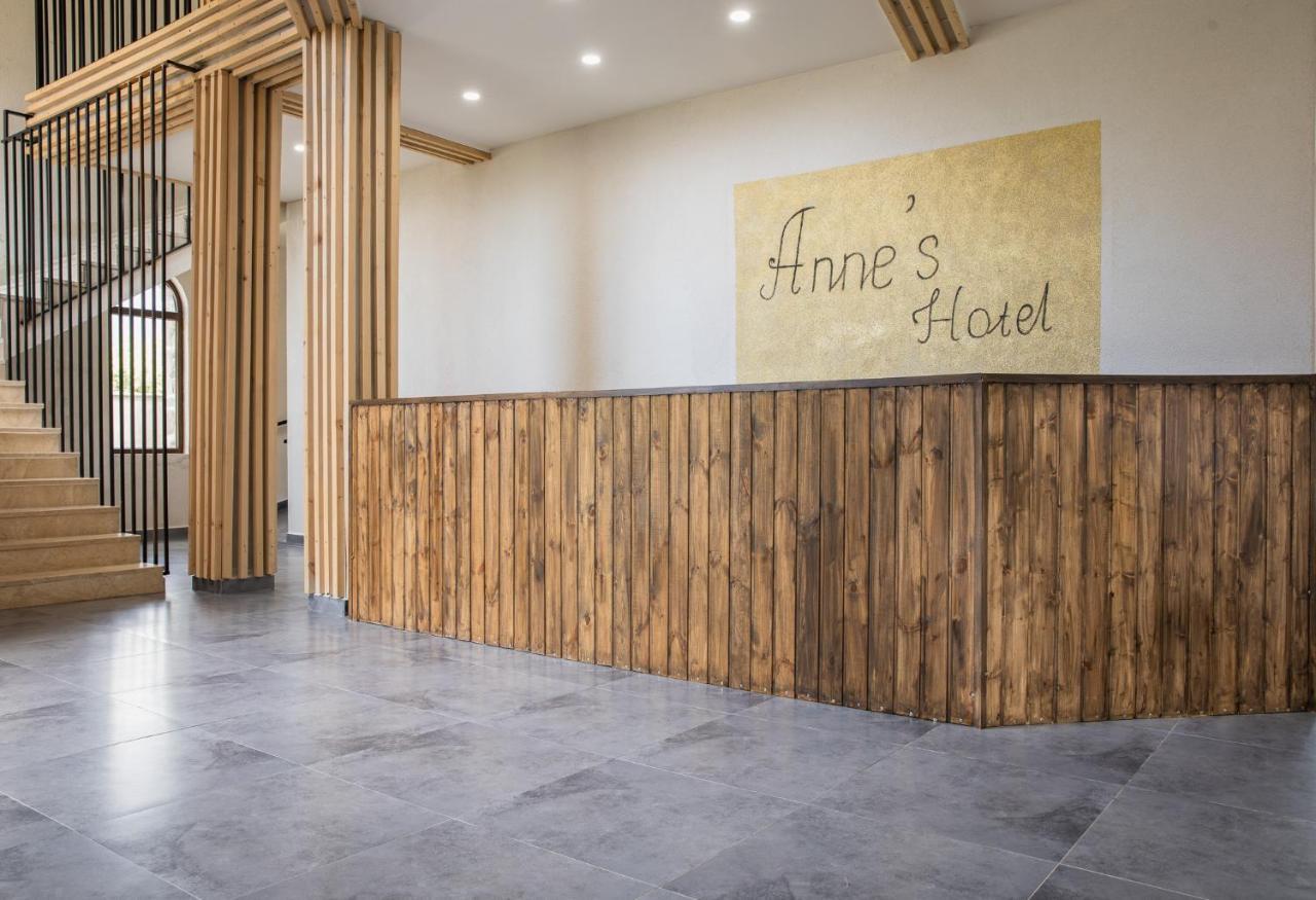 Anne'S Hotel In 메스티아 외부 사진